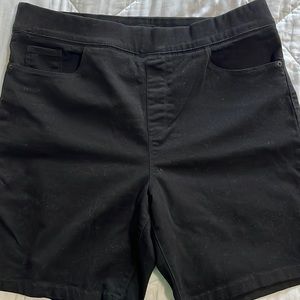 DKNY Jeans Ladies' Pull On Bermuda Short Size XLarge